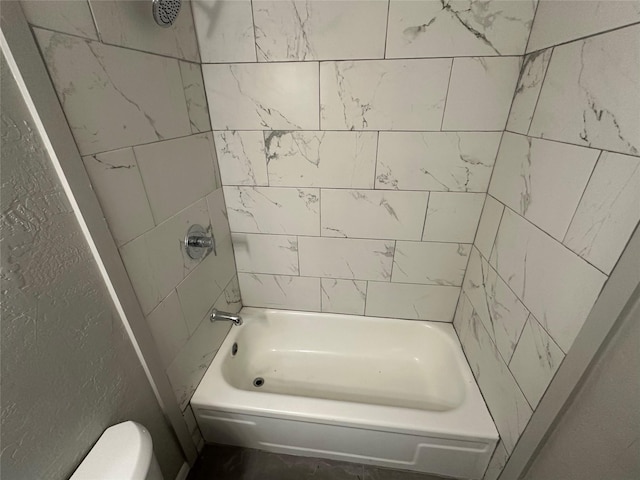 424 E Ragley St, Henderson, TX 75654 - full bathroom featuring toilet and  shower combination