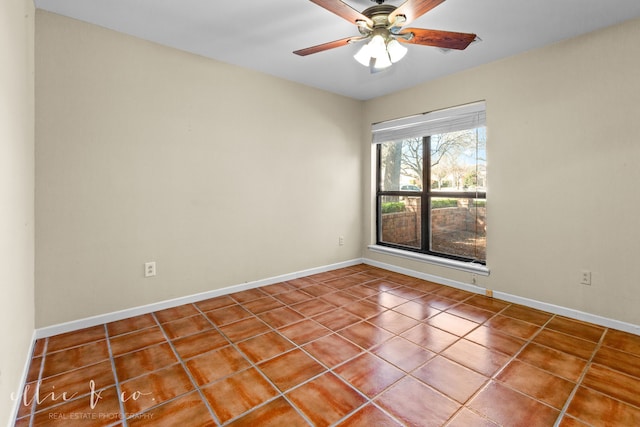 unfurnished room with ceiling fan