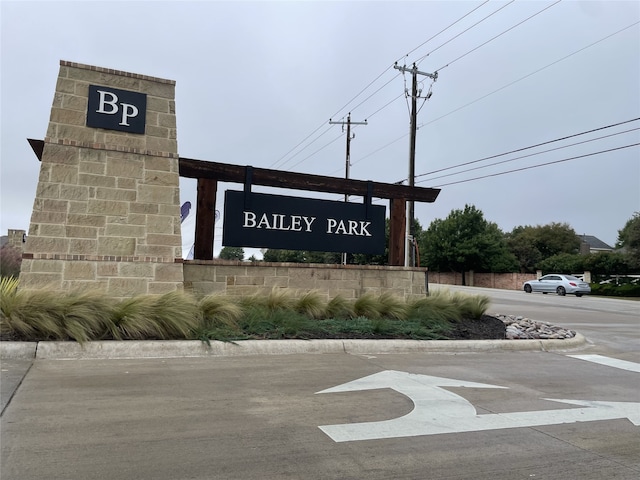 view of community / neighborhood sign