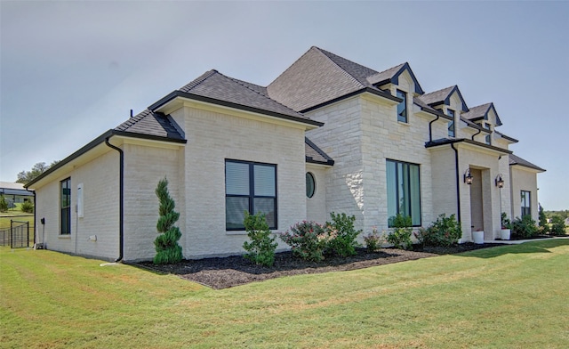 view of front of house with a front lawn