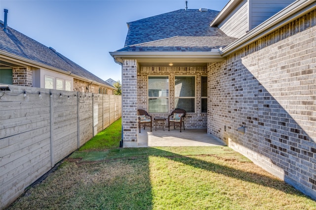 view of yard with a patio