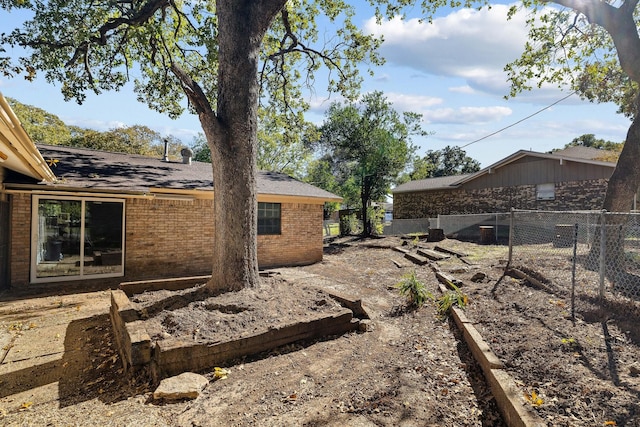 210 Skylark Dr, Azle, TX 76020 - view of yard