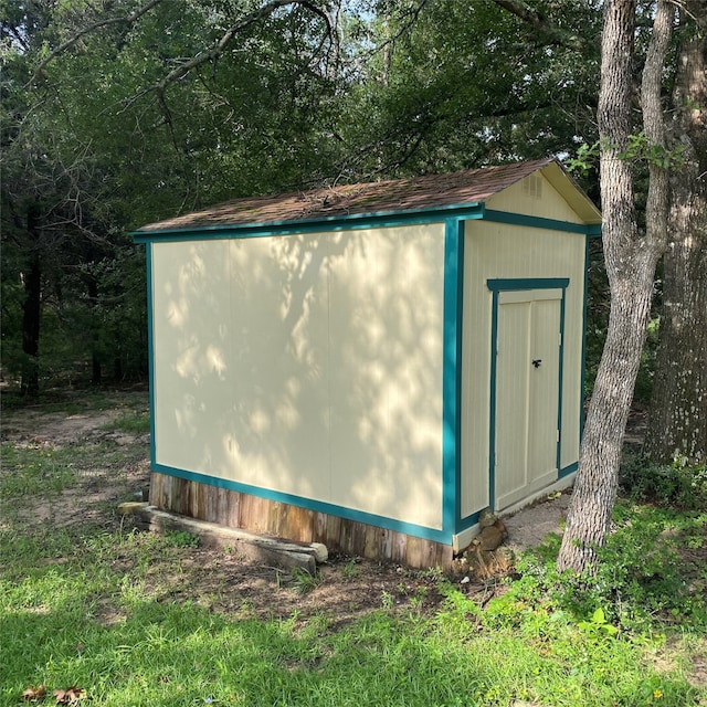 view of outbuilding