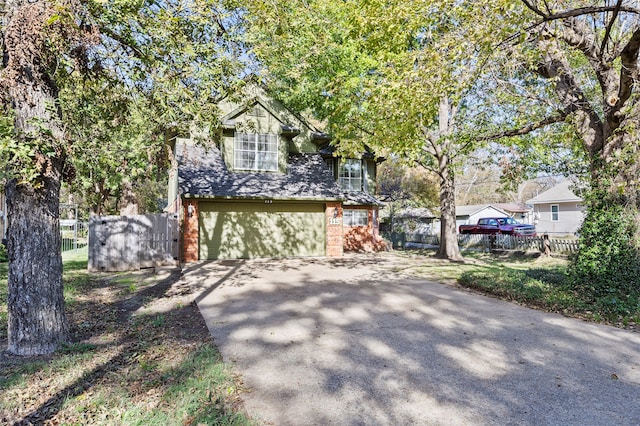 view of front property featuring a garage