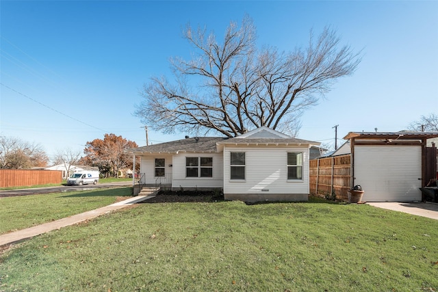 view of front of home featuring a front yard