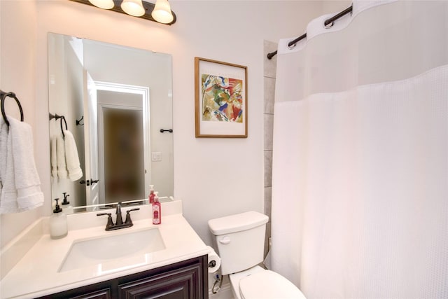 1927 Frediano Ln, Mclendon Chisholm, TX 75032 - full bathroom with toilet, vanity, and a shower with shower curtain
