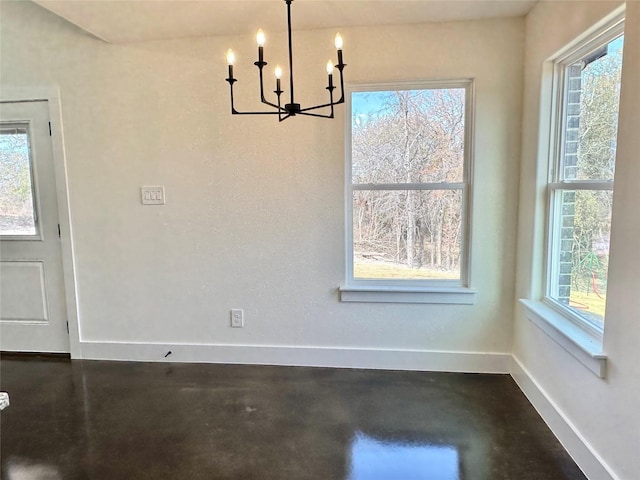 empty room featuring ceiling fan