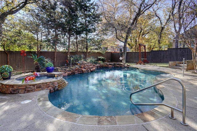 view of swimming pool