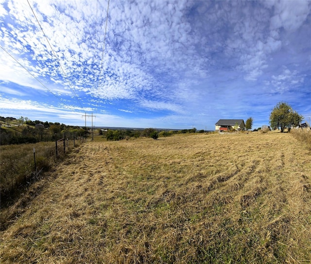 view of yard featuring a rural view