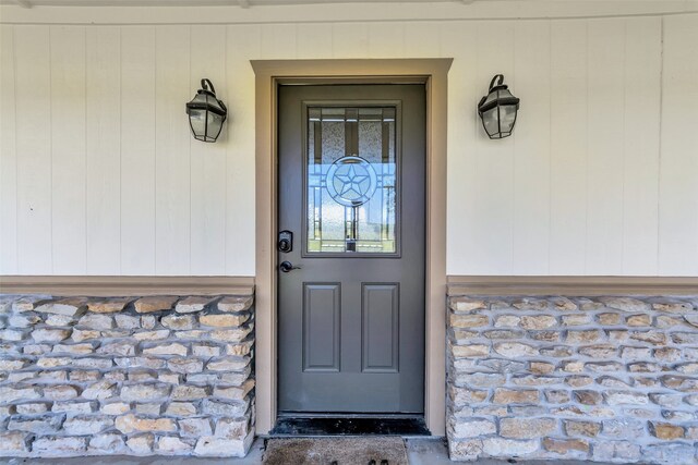 view of property entrance