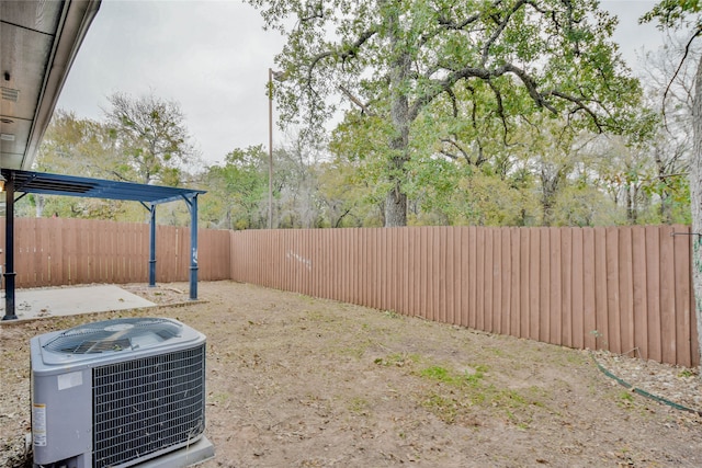 view of yard featuring cooling unit