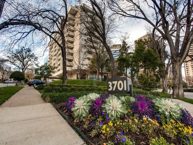 3701 Turtle Creek Blvd Unit 11H, Dallas, TX 75219 - view of community