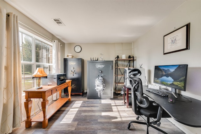 office with hardwood / wood-style floors