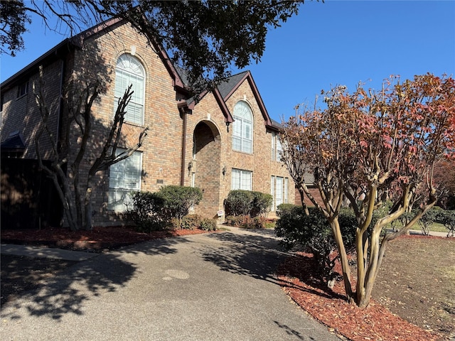 view of front property