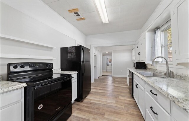 empty room featuring ceiling fan and wood-type flooring