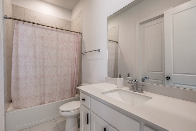 full bathroom with shower / tub combo with curtain, vanity, and toilet