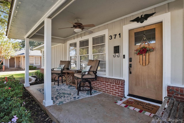 view of patio featuring covered porch and ceiling fan