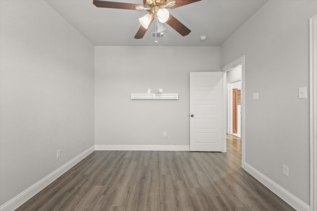 unfurnished room featuring wood-type flooring and ceiling fan