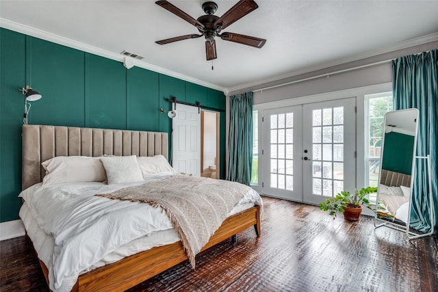 bedroom with access to outside, french doors, ceiling fan, a barn door, and ornamental molding