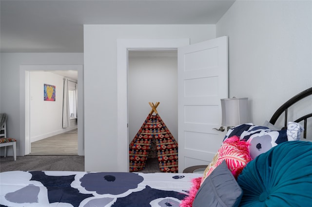 bedroom with carpet flooring