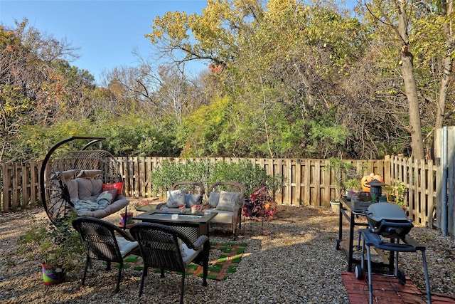 view of yard featuring an outdoor living space