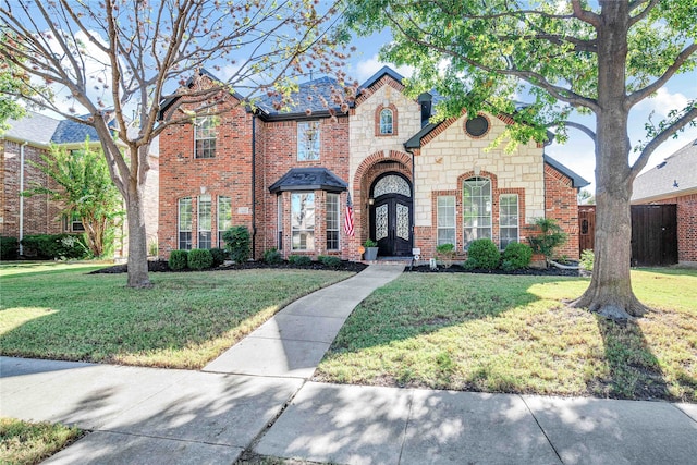 view of front of property with a front lawn