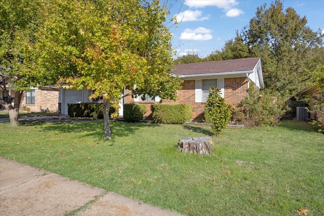 view of front of property featuring a front yard