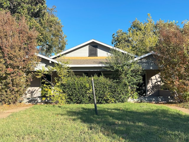 exterior space featuring a lawn