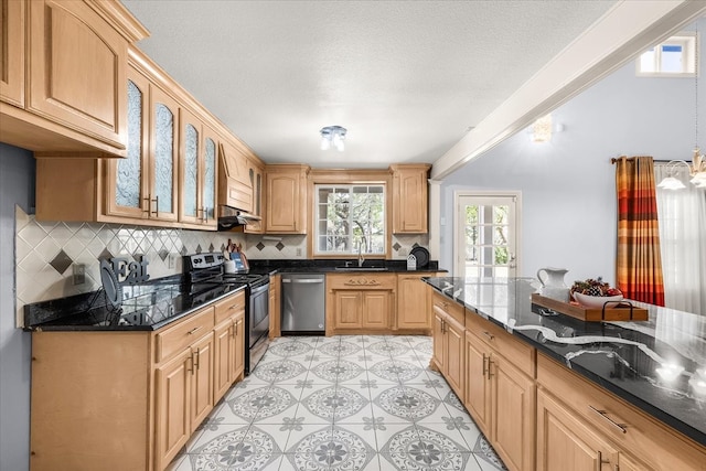 kitchen featuring tasteful backsplash, a textured ceiling, sink, dishwasher, and black electric range oven