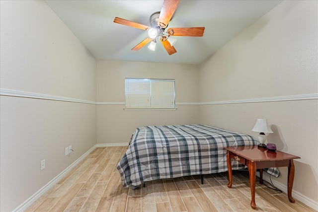 bedroom featuring ceiling fan