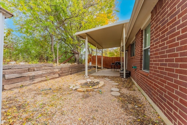 view of yard featuring a patio