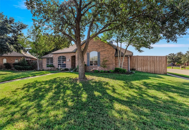 view of front of property with a front yard