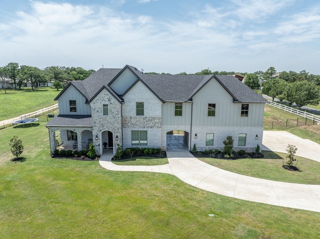 view of front of house featuring a front yard