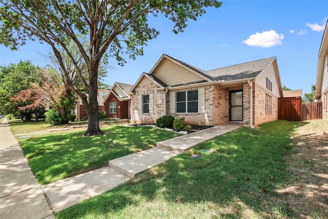 view of front of house featuring a front yard