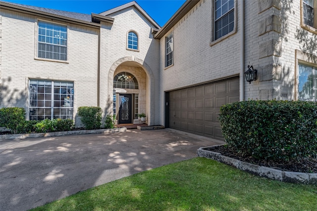 view of front of house featuring a garage