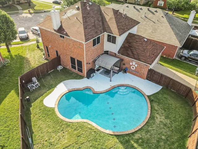 view of swimming pool