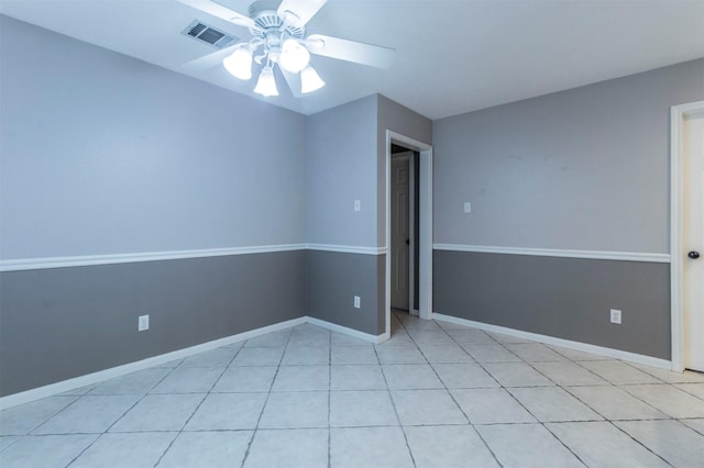 empty room with ceiling fan