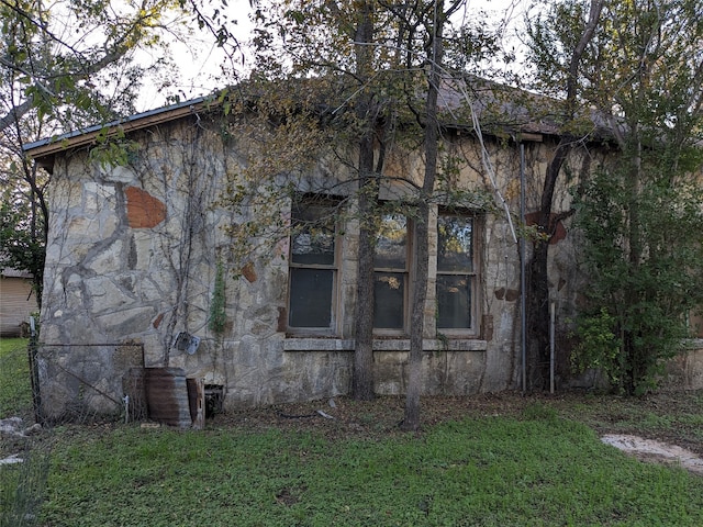 view of home's exterior