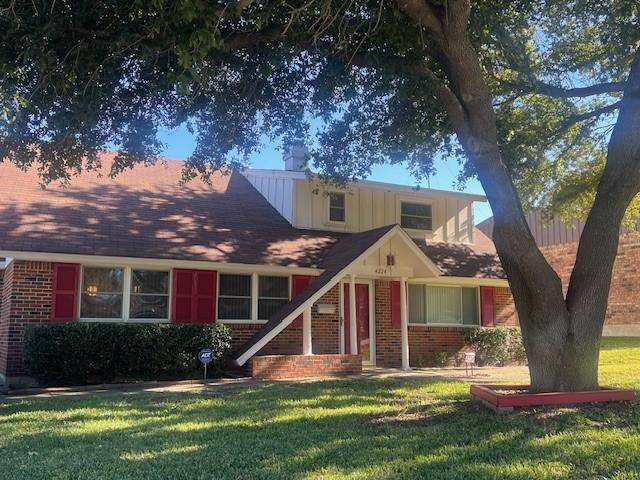 4224 Grand Lake Dr, Lake Worth, TX 76135 - view of front facade featuring a front lawn