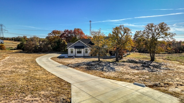 view of front of property