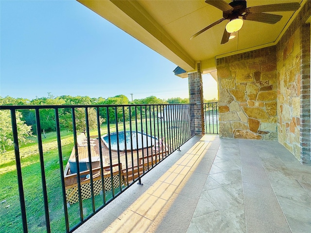 balcony with ceiling fan