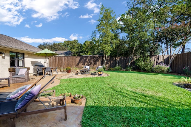 view of yard with a patio