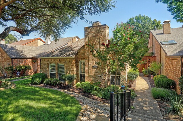 exterior space featuring a front lawn