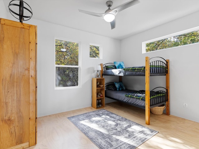 bedroom with ceiling fan