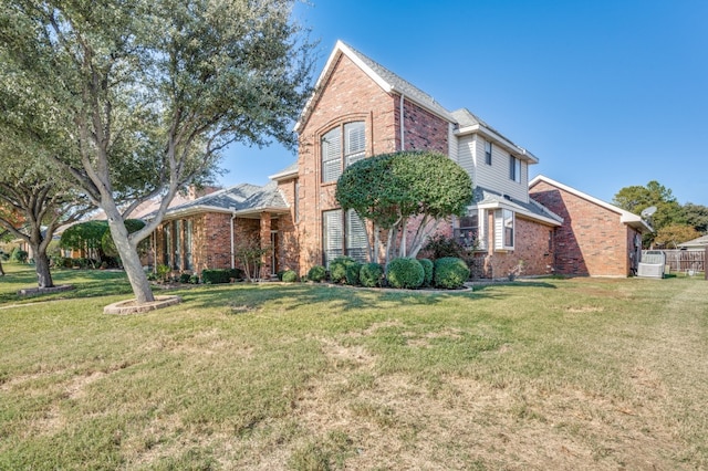 view of front of house featuring a front yard