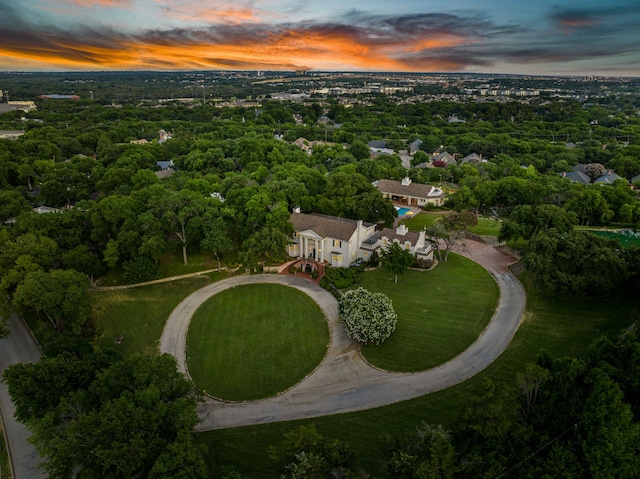 view of aerial view at dusk