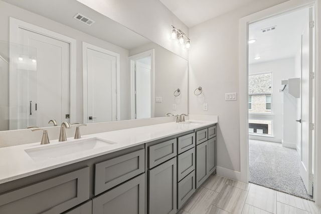 bathroom with vanity