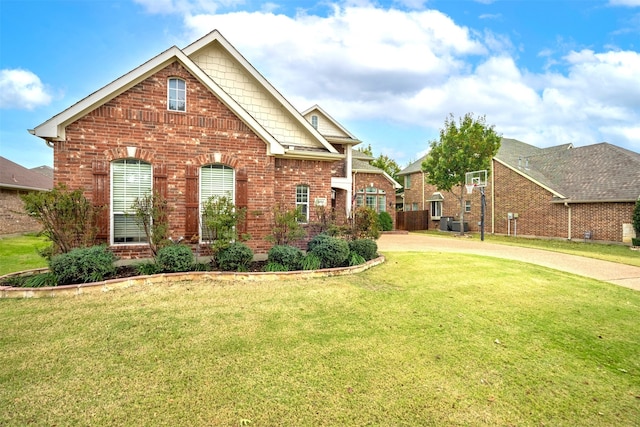 view of front of house with a front lawn