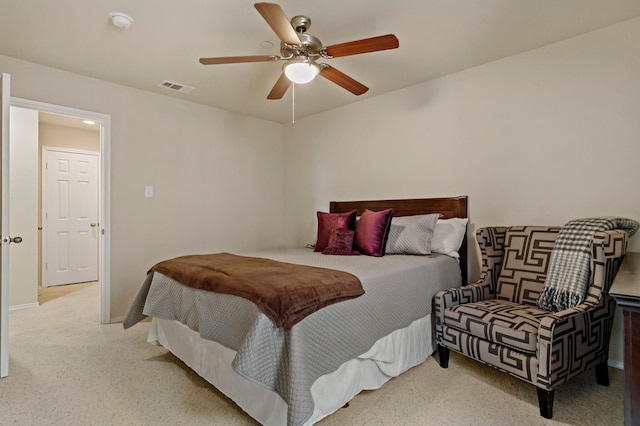 bedroom with ceiling fan