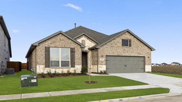 view of front of house with a front lawn